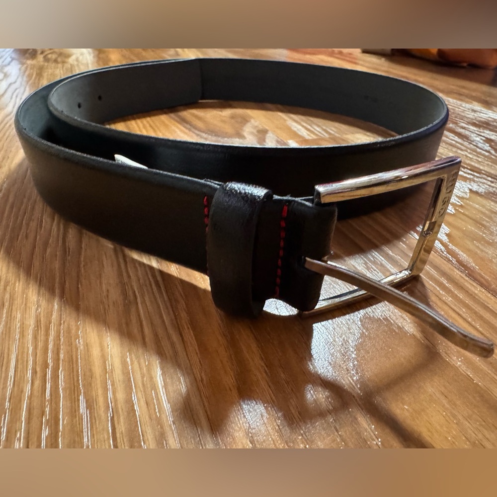 Hugo Boss Men’s Black Leather Belt 34”